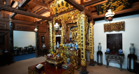 Lợp ngói nhà gỗ cổ truyền bắc bộ